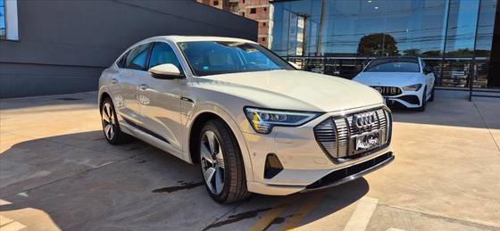 AUDI E-TRON ELÉTRICO SPORTBACK PERFORMANCE QUATTRO AUDI E-TRON ELÉTRICO SPORTBACK PERFORMANCE QUATTRO